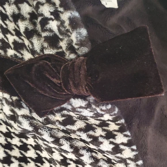 Widgeon Stylish Houndstooth Kids Coat - Picture 11 of 12